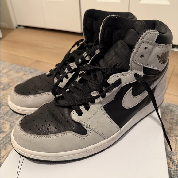 Air Jordan 1 Men's Black and Gray High-Top Shoes